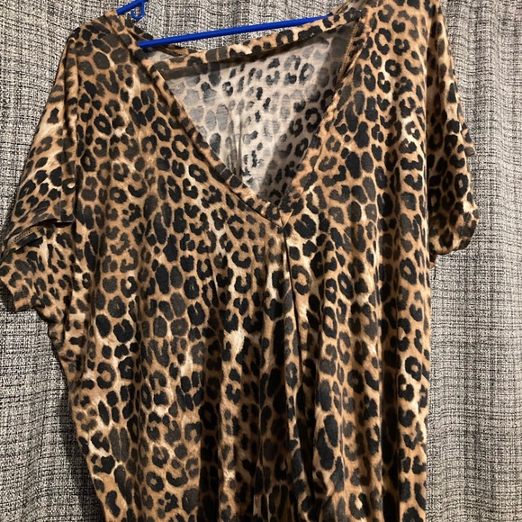 Express Leopard print top, size L - Picture 3 of 5
